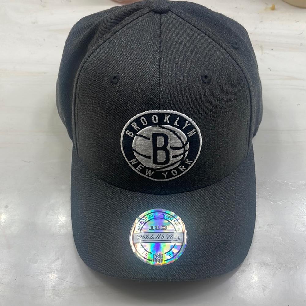 Brookly Nets SnapBack like new condition
